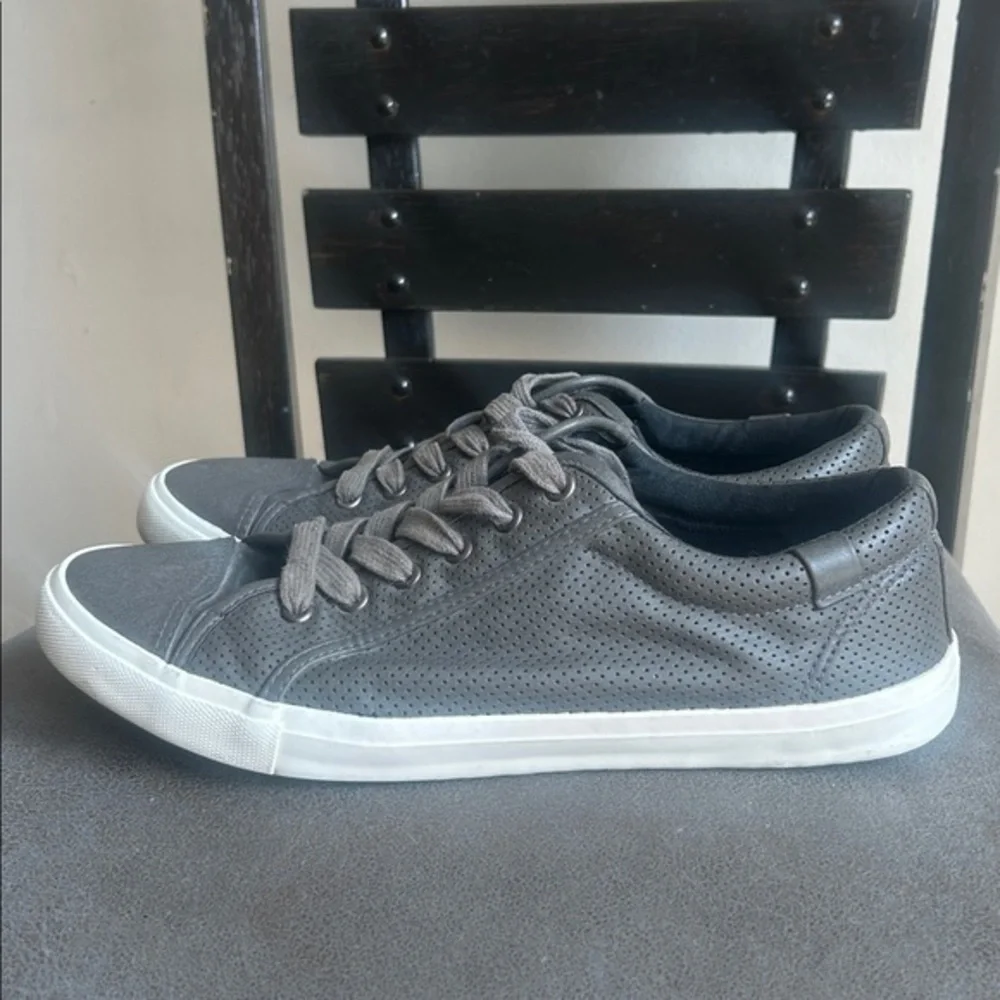 Y2K Men’s Express Lace Up Gray Sneakers Size 10
